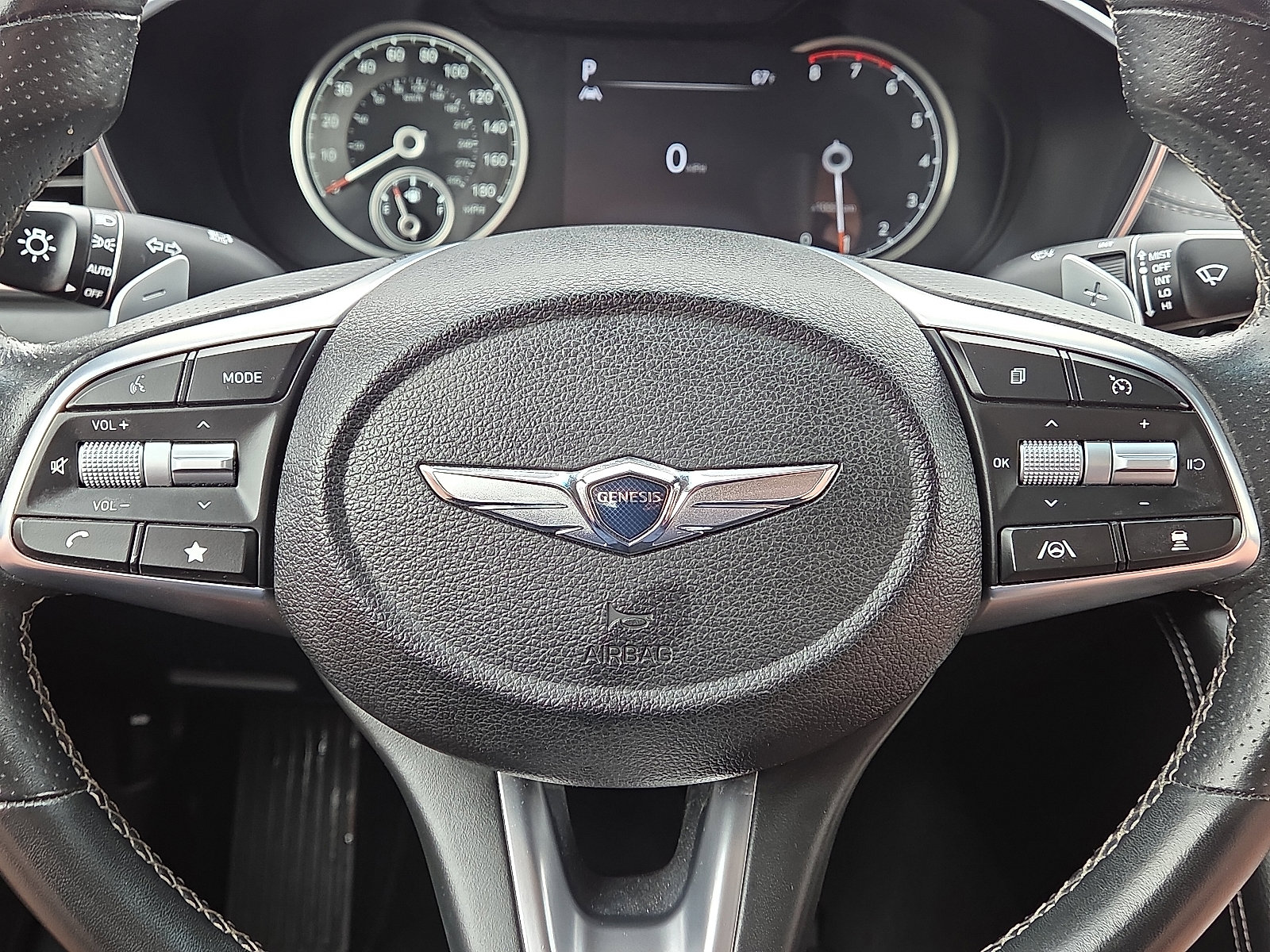 Used 2023 Genesis G70 2.0T image 16