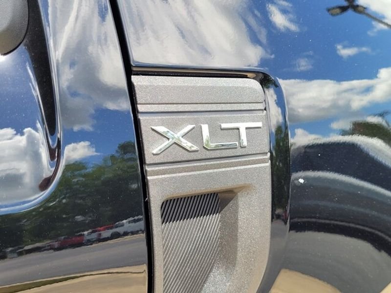 New 2025 Ford Maverick XLT w/ XLT Luxury Package FWD image 14