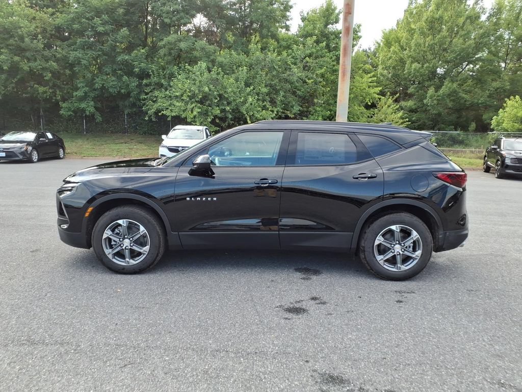 New 2026 Chevrolet Blazer LT w/ Convenience Package FWD image 6