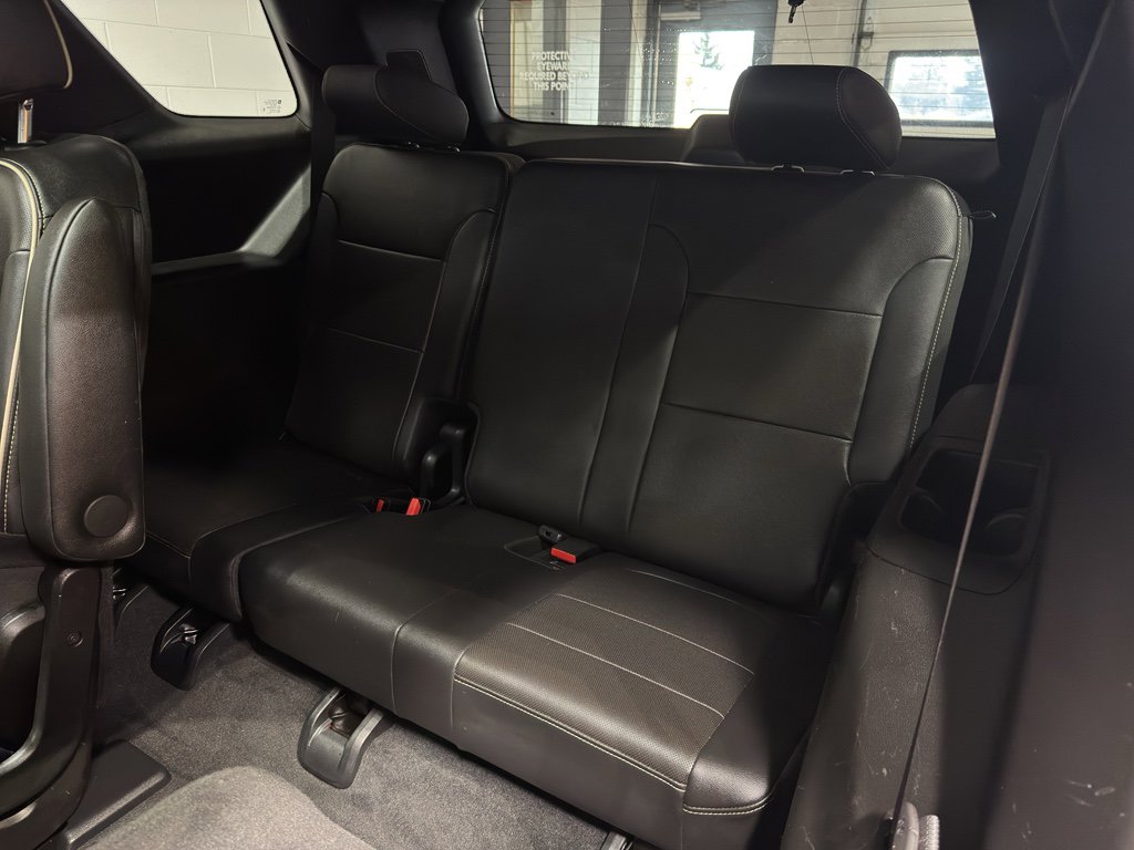Used 2023 Chevrolet Traverse Premier image 14