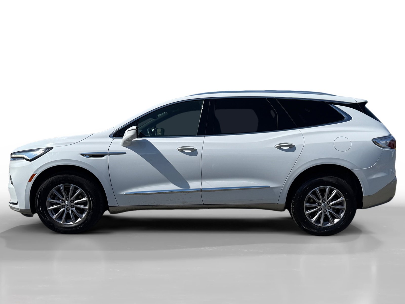 Used 2024 Buick Enclave Premium image 2