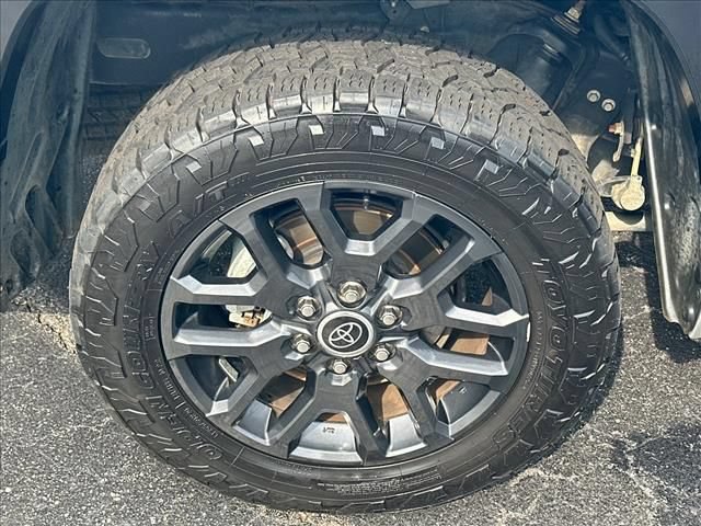 Used 2023 Toyota Tundra Platinum AWD/4WD image 37