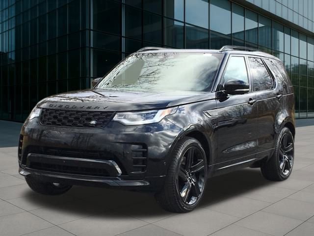 New 2024 Land Rover Discovery Dynamic SE
