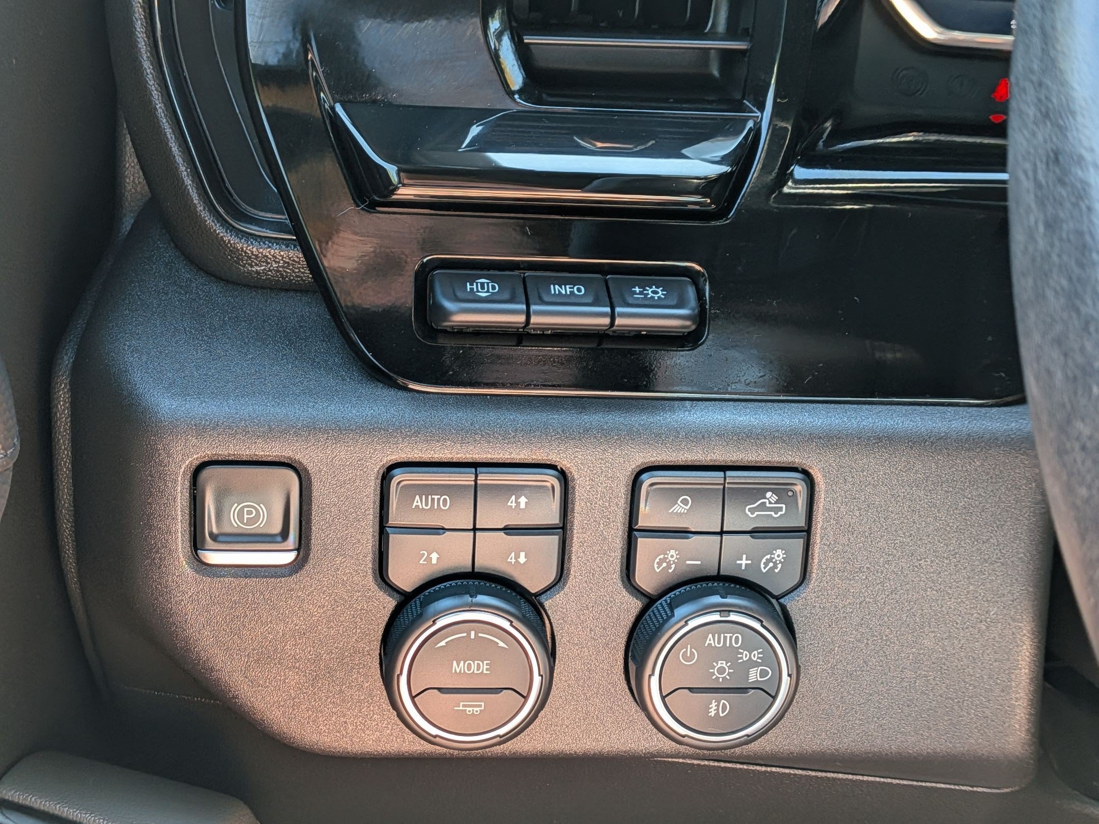 Used 2022 Chevrolet Silverado 1500 ZR2 w/ Technology Package AWD/4WD image 16