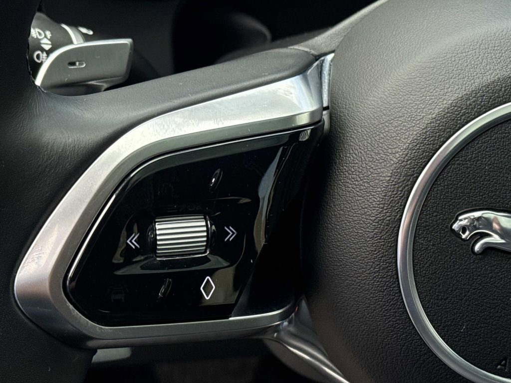 Used 2022 Jaguar F-PACE S image 23