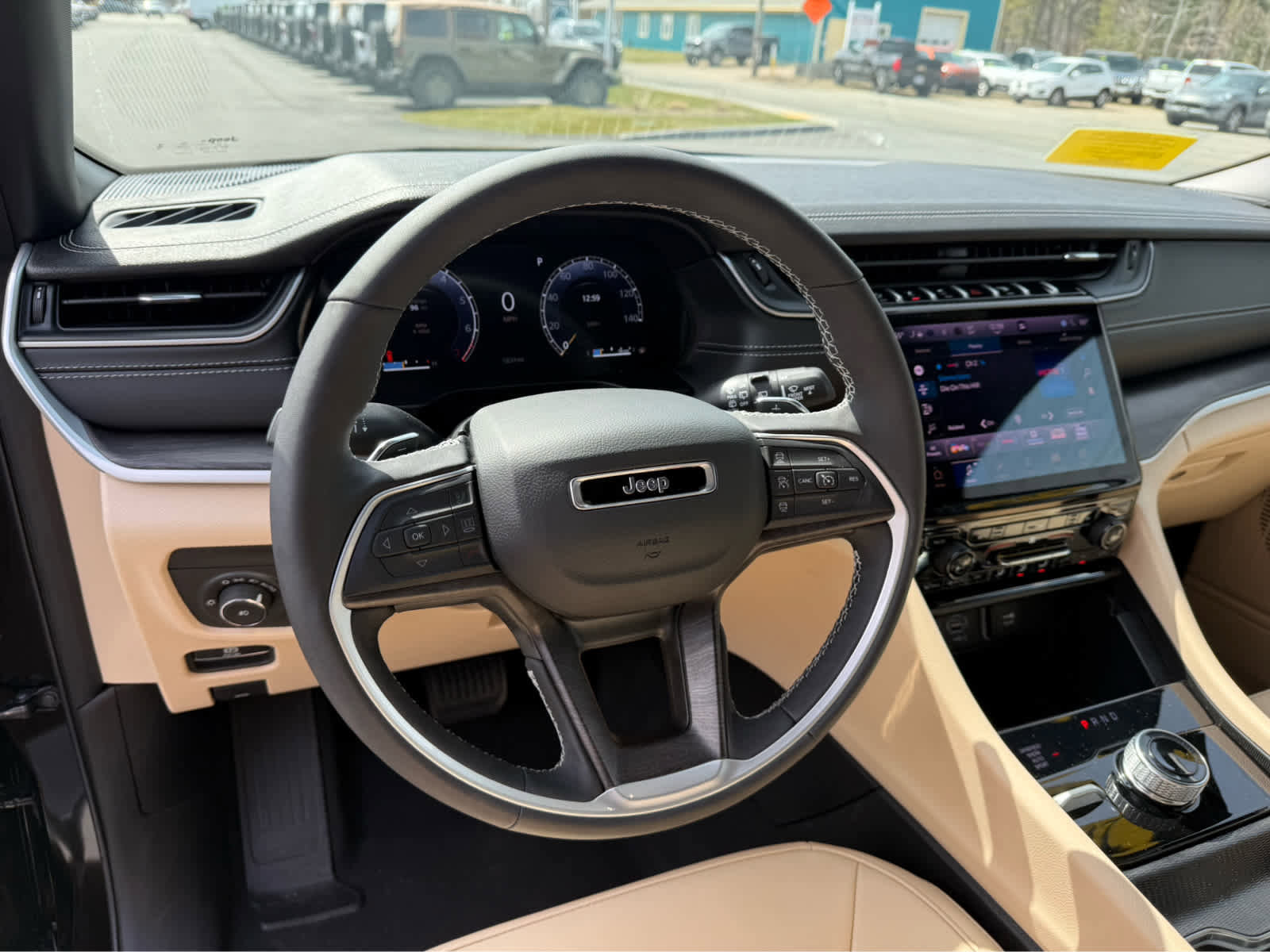 Used 2025 Jeep Grand Cherokee Limited image 13