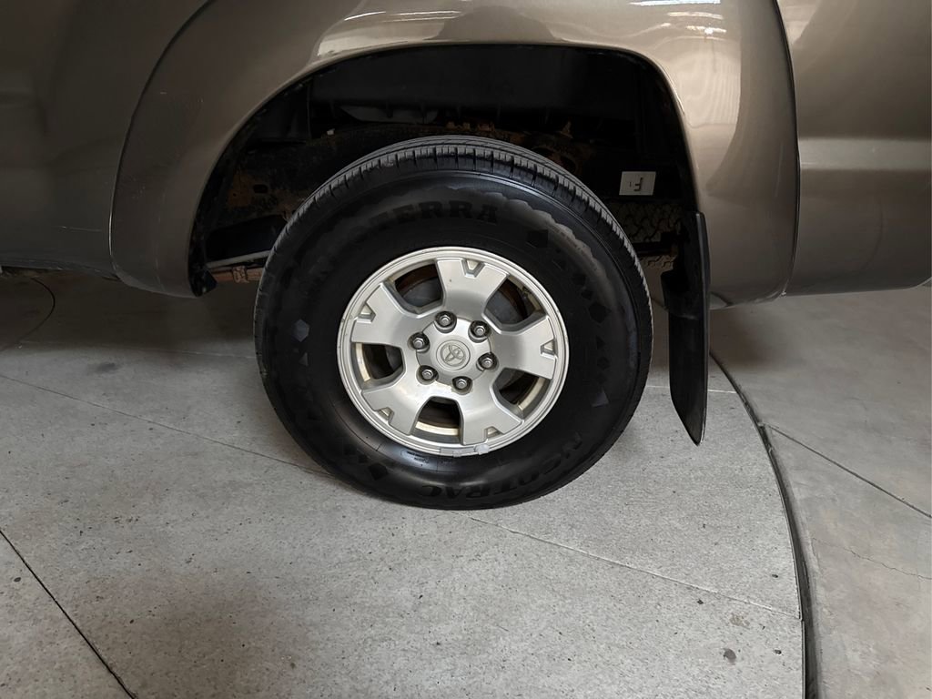 Used 2013 Toyota Tacoma 4x4 Access Cab V6 w/ TRD Off-Road Pkg image 30