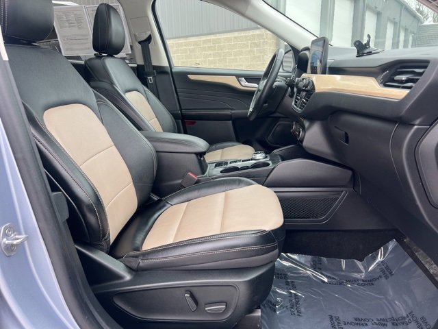 Used 2022 Ford Escape Titanium w/ Titanium Elite Package image 11