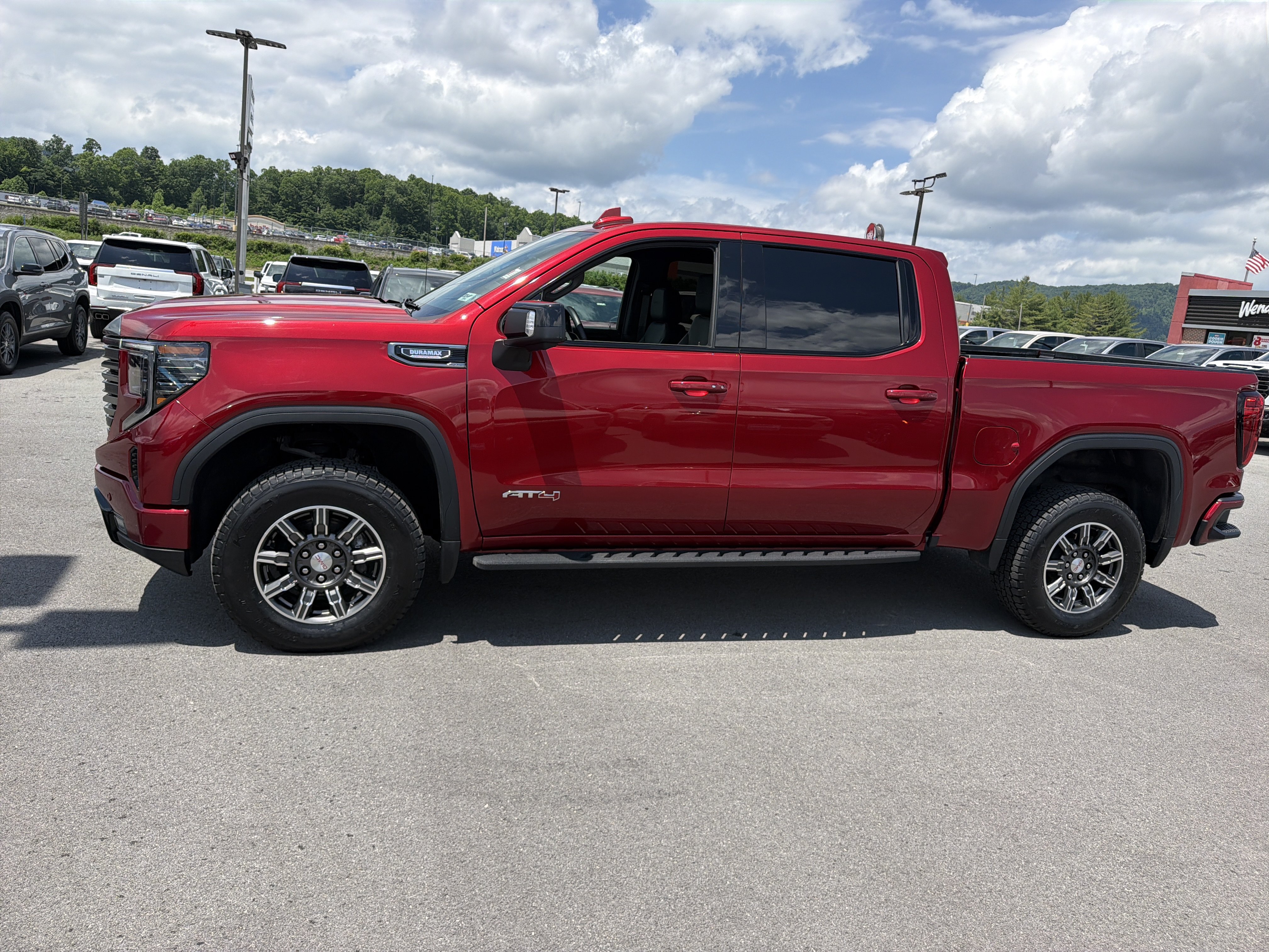 Used 2024 GMC Sierra 1500 AT4 w/ Technology Package AWD/4WD image 11