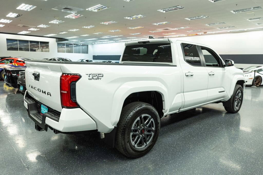 Used 2024 Toyota Tacoma TRD Sport image 4