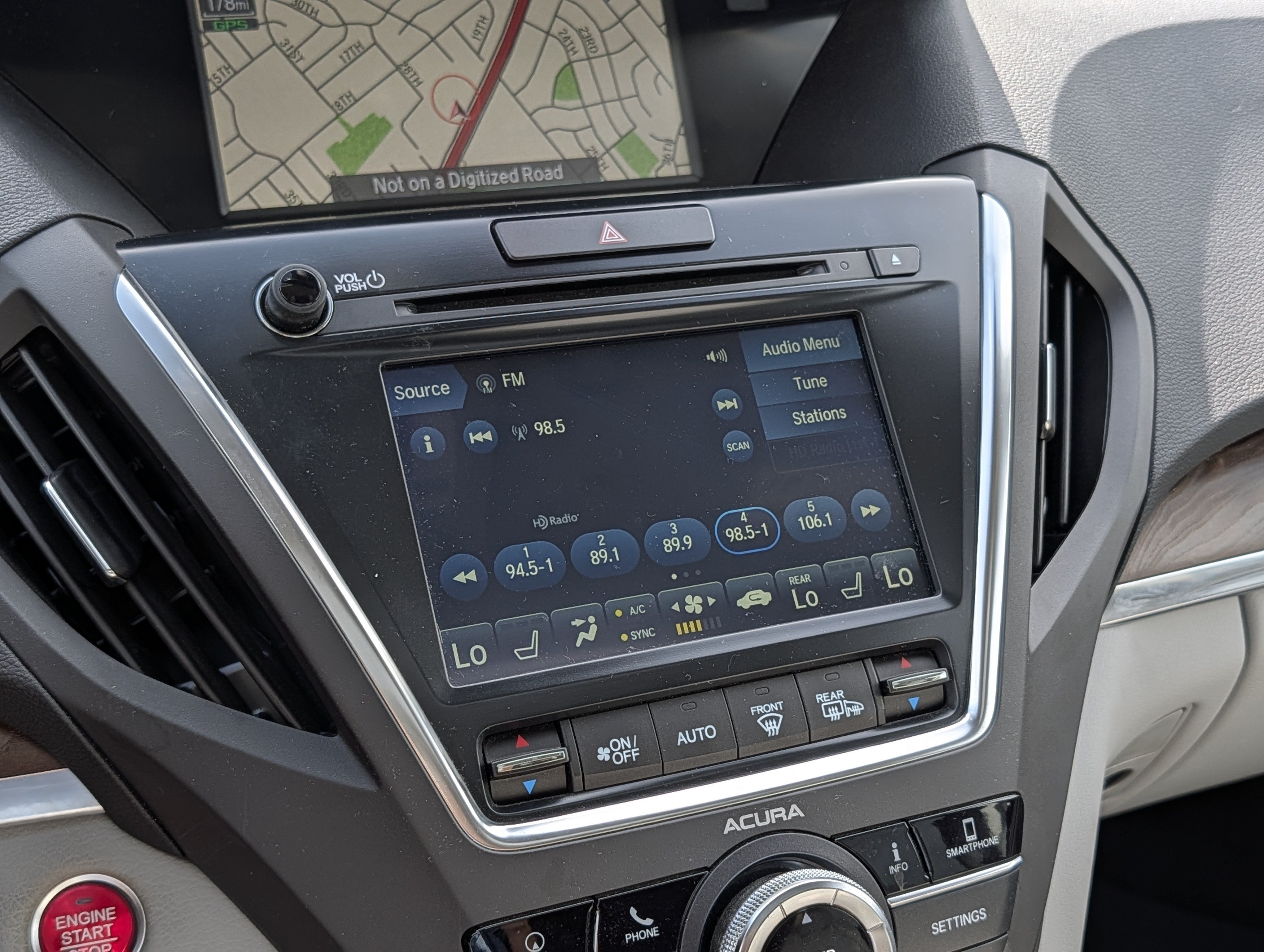 Used 2019 Acura MDX w/ Technology Package AWD/4WD image 30