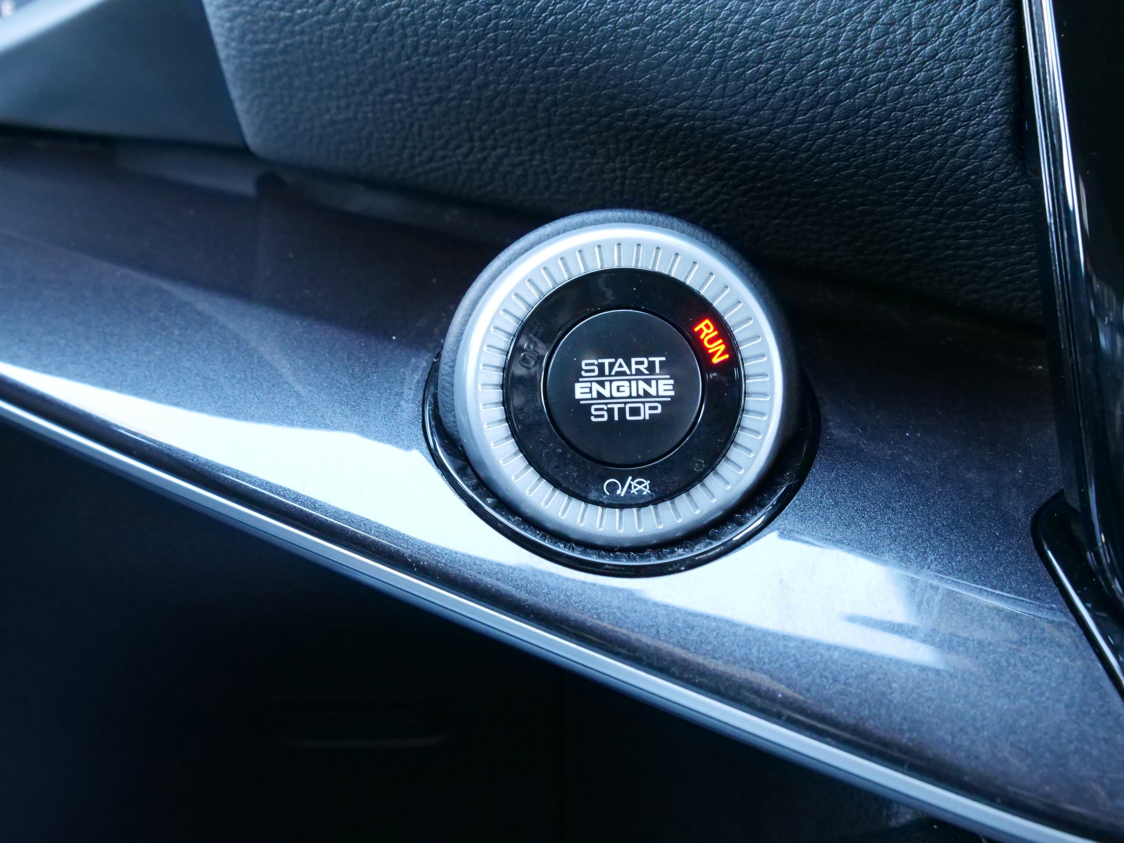 Used 2024 Jeep Wagoneer L Base image 26