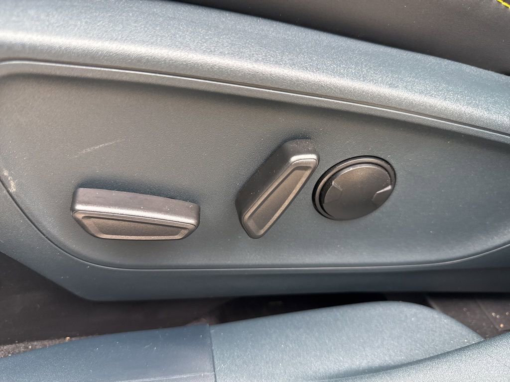 Used 2025 Ford Maverick Lobo AWD/4WD image 26