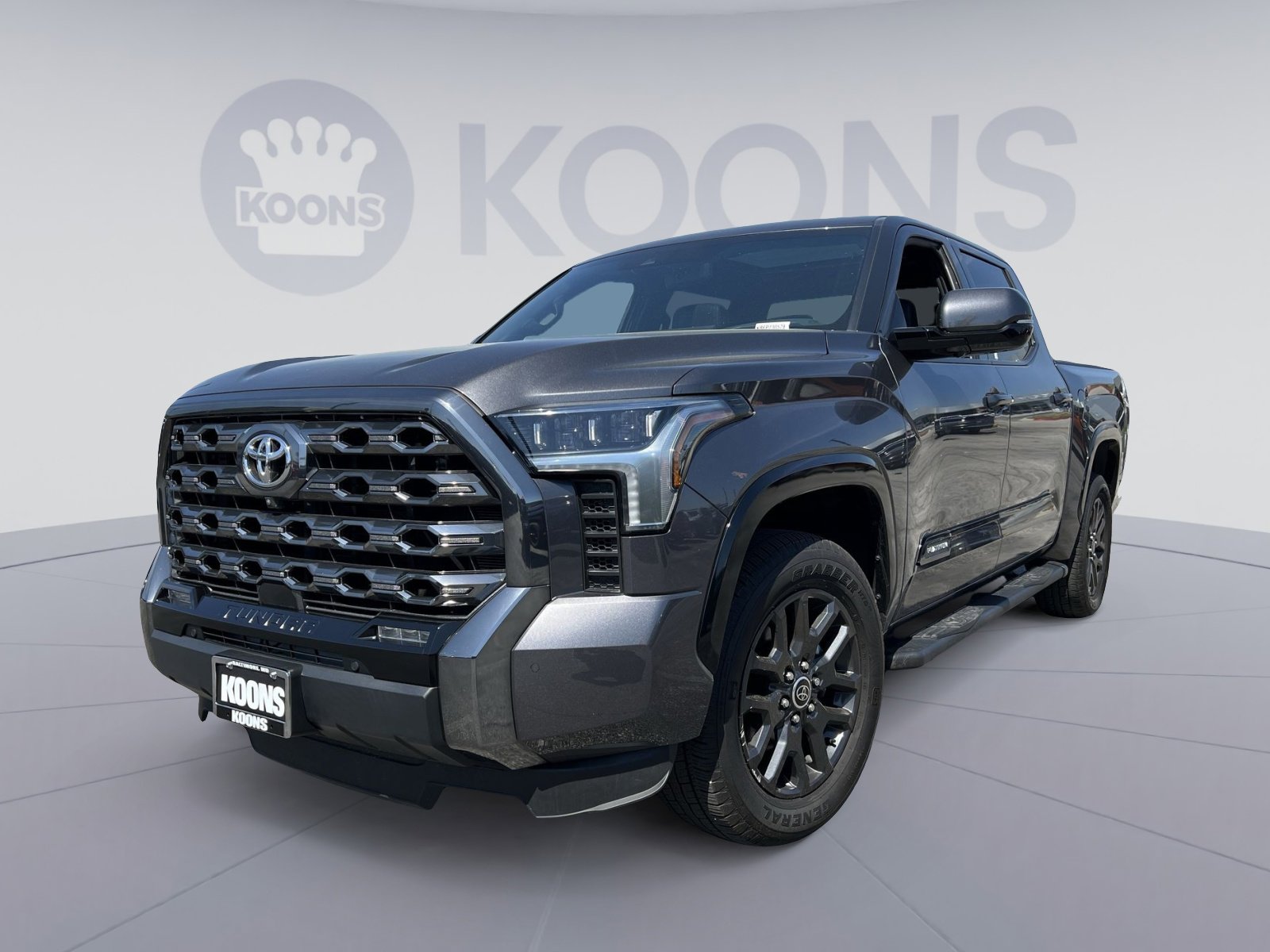 Used 2023 Toyota Tundra Platinum image 1