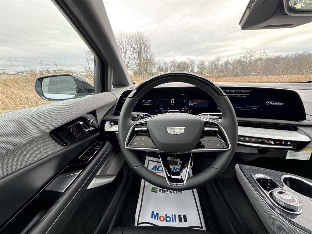 New 2026 Cadillac Optiq Luxury 2 image 14