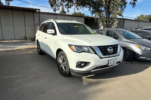 Used 2019 Nissan Pathfinder SL AWD/4WD image 2