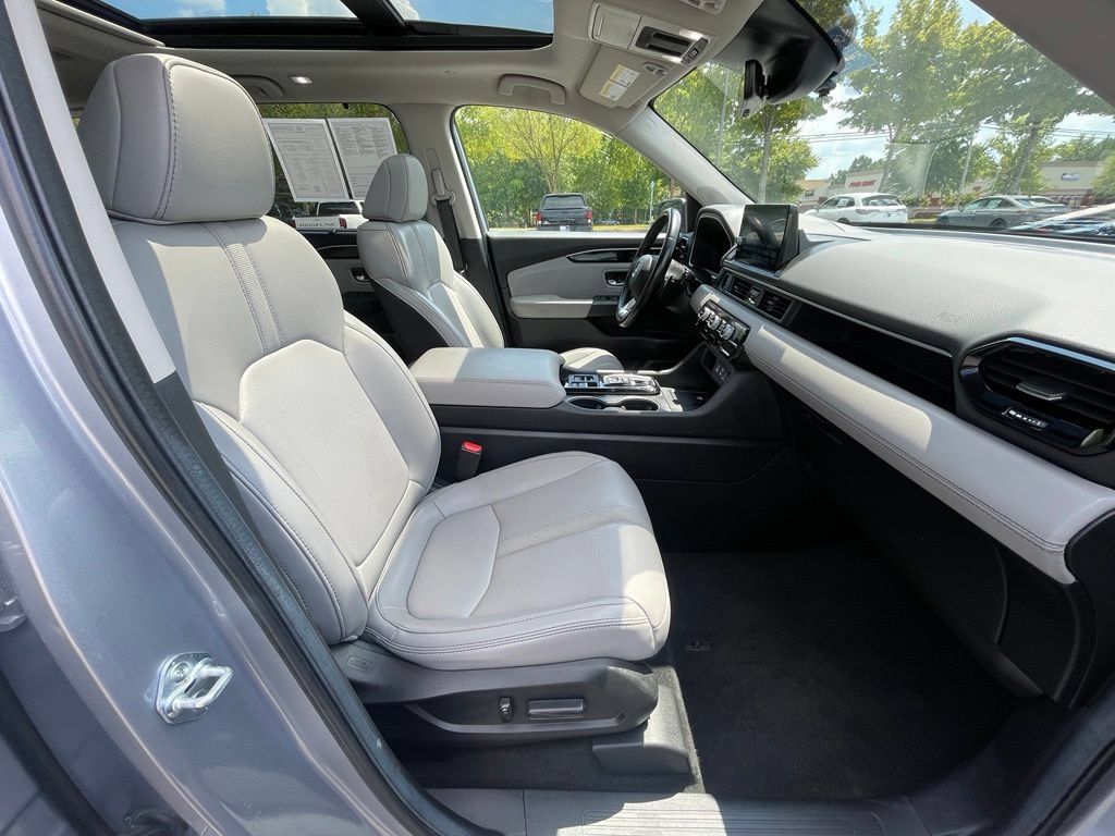 Certified 2025 Honda Pilot Touring image 36