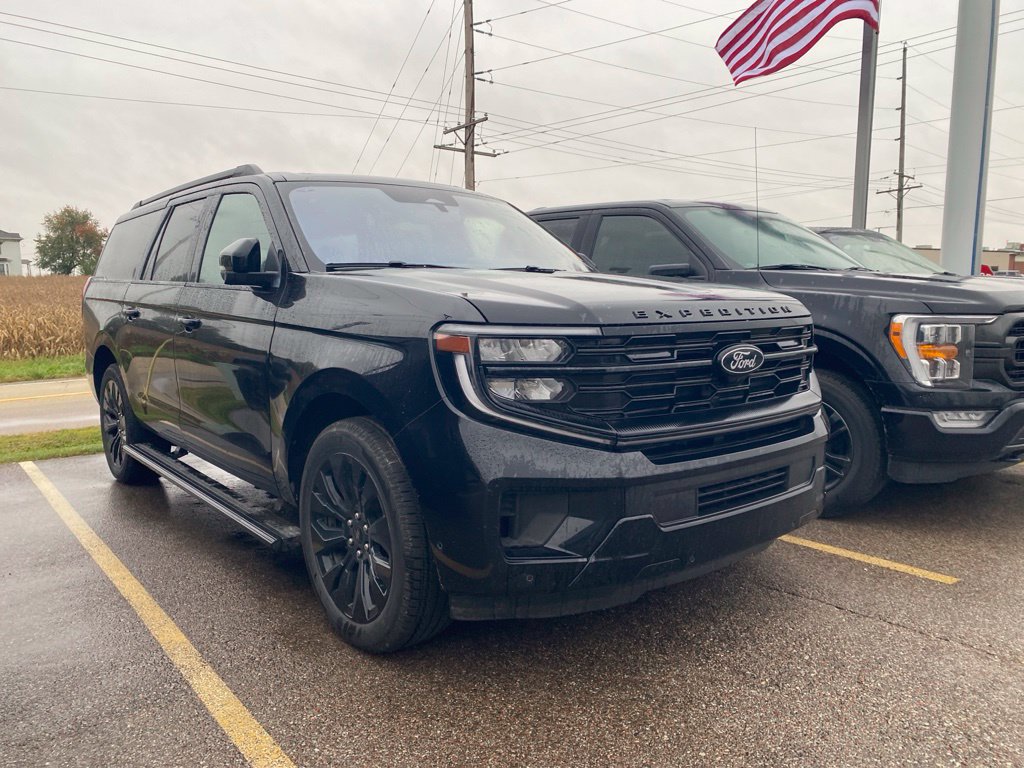 Used 2025 Ford Expedition Max Platinum w/ Stealth Appearance Package AWD/4WD image 2