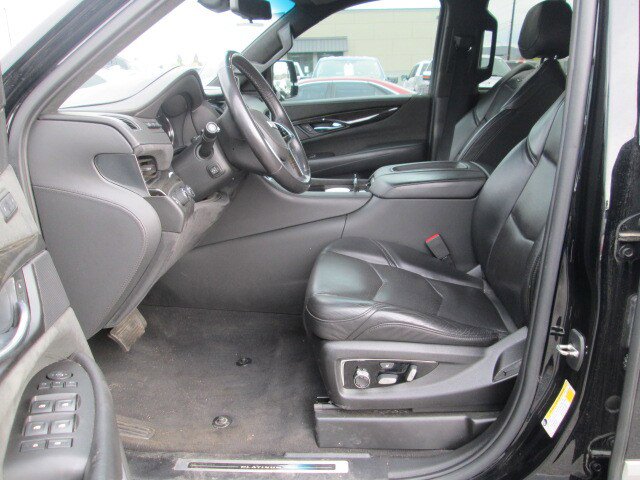 Used 2020 Cadillac Escalade Platinum AWD/4WD image 4