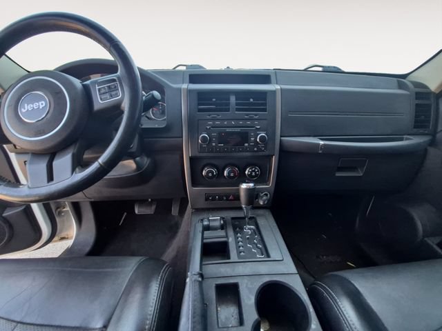 Used 2012 Jeep Liberty Sport AWD/4WD image 10