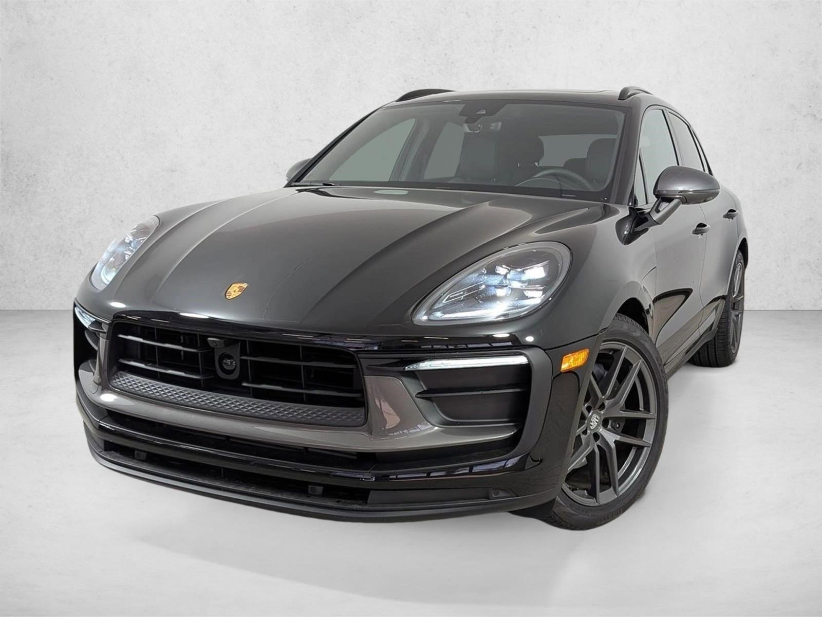 Used 2026 Porsche Macan AWD/4WD image 1