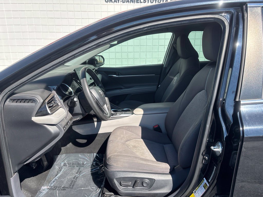 Used 2023 Toyota Camry LE FWD image 3