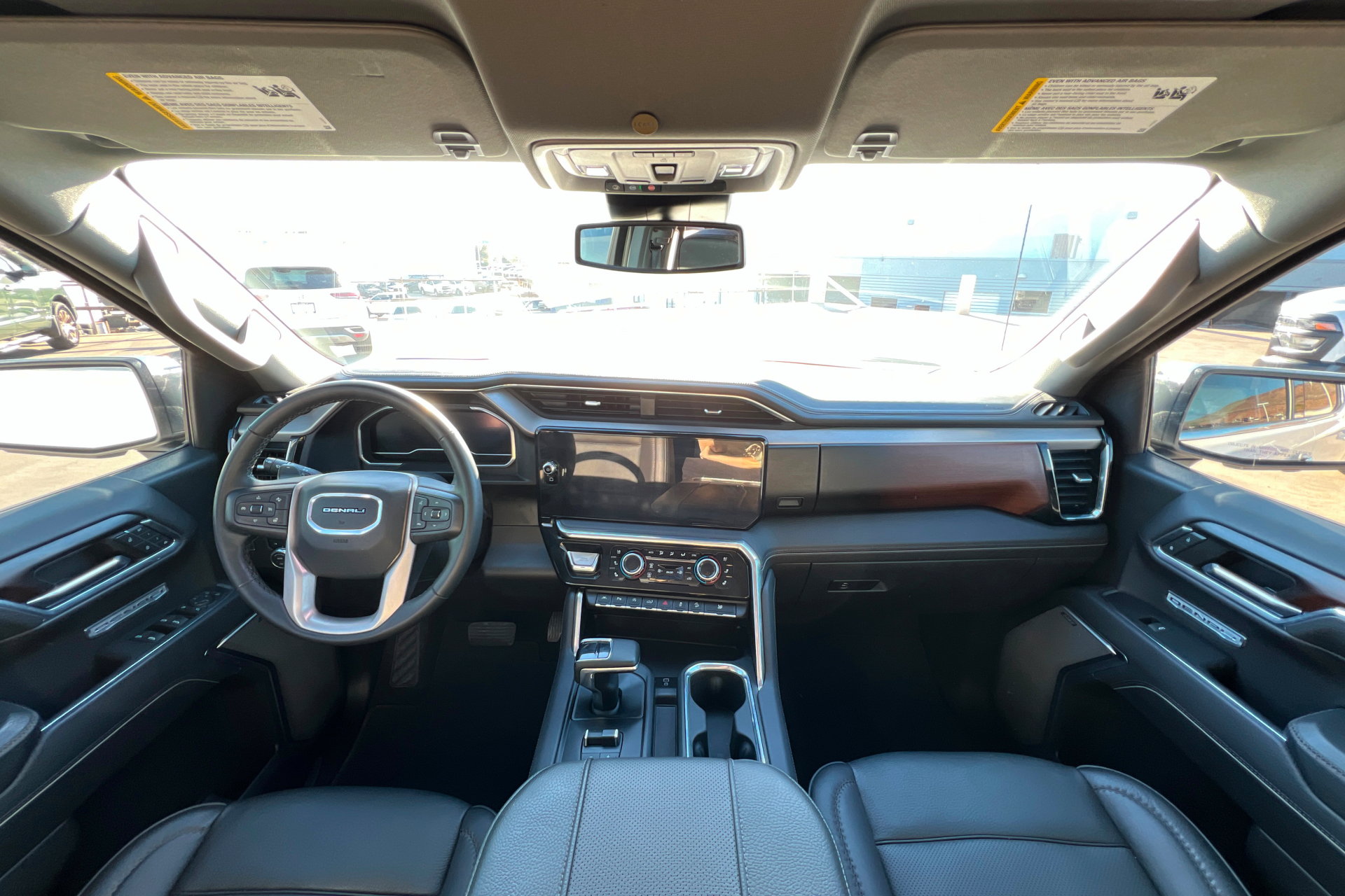 Used 2024 GMC Sierra 1500 Denali AWD/4WD image 10