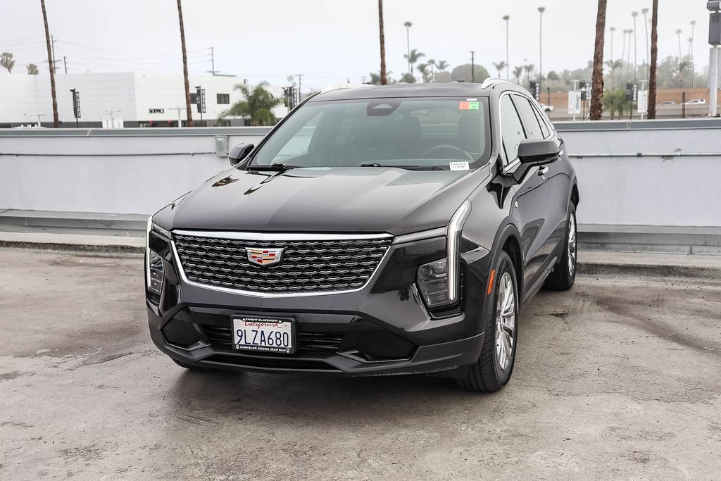 Used 2024 Cadillac XT4 Premium Luxury AWD/4WD image 4