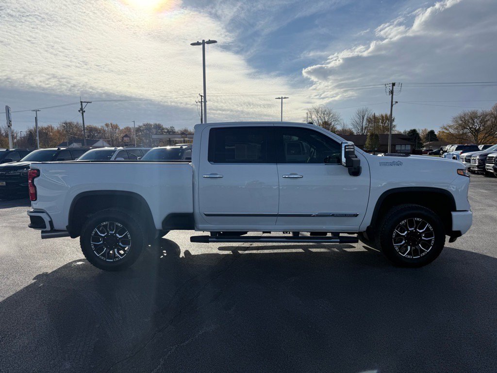 Used 2025 Chevrolet Silverado 2500 High Country w/ High Country Premium Package image 6
