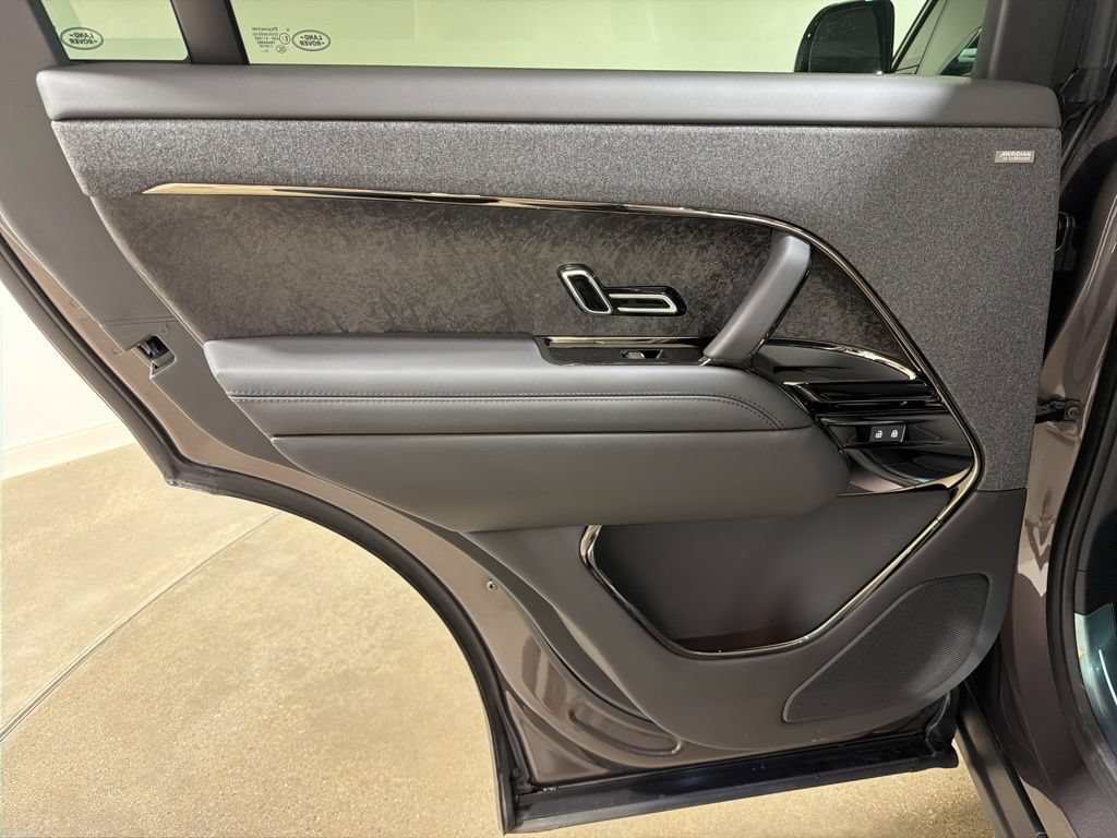 New 2026 Land Rover Range Rover Sport Dynamic SE AWD/4WD image 9