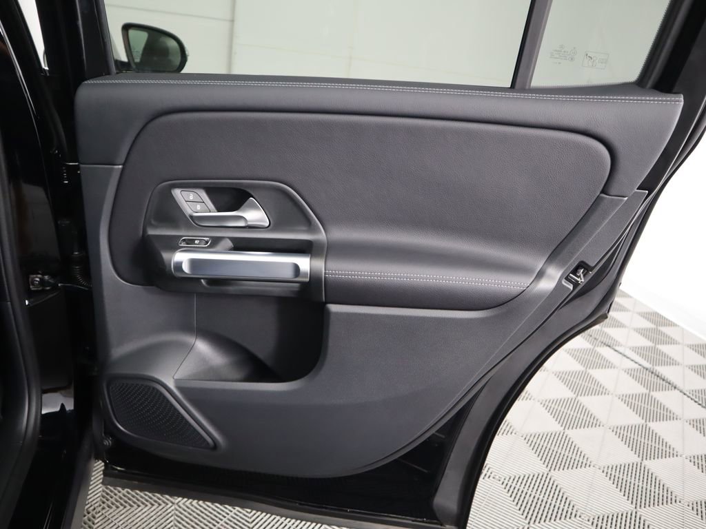 Certified 2025 Mercedes-Benz GLB 250 image 28