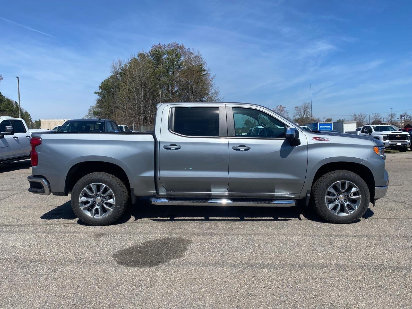New 2026 Chevrolet Silverado 1500 LT w/ Z71 Off-Road Package AWD/4WD image 2