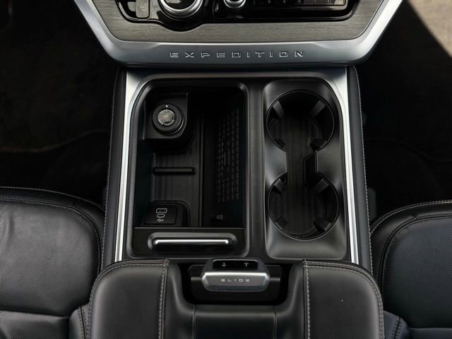 Used 2025 Ford Expedition Max Platinum image 28