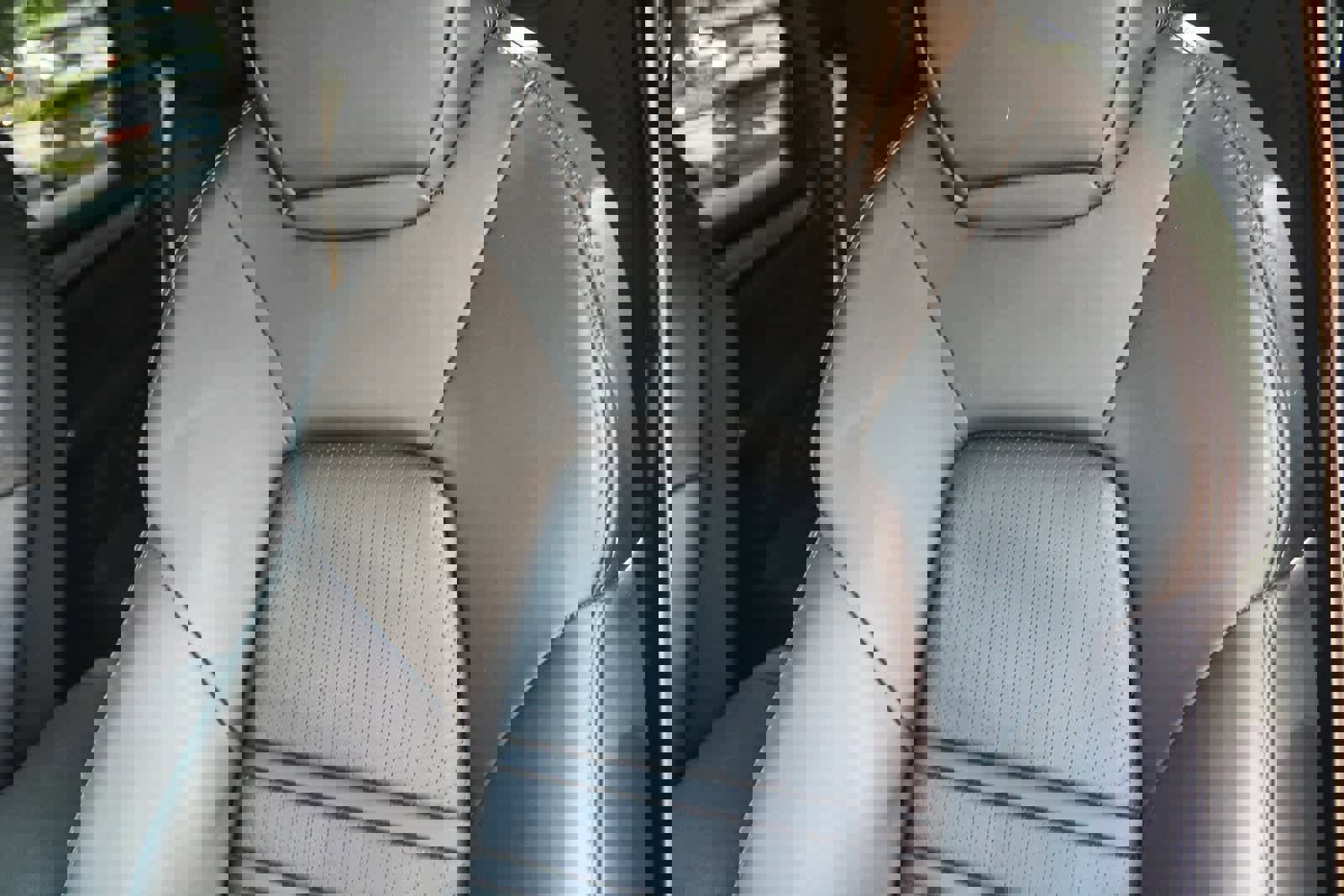 Used 2023 Porsche Cayenne Platinum Edition image 25