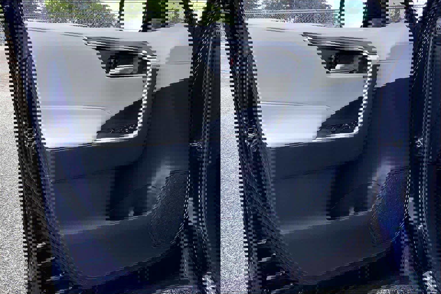 Used 2021 Toyota RAV4 XLE Premium image 21