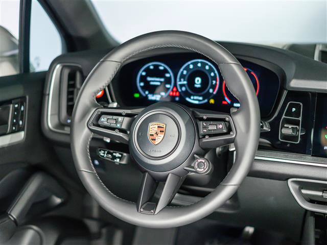Certified 2026 Porsche Cayenne AWD/4WD image 4
