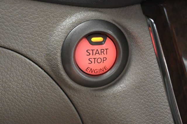 Used 2013 Nissan Sentra SL w/ Premium Pkg FWD image 22