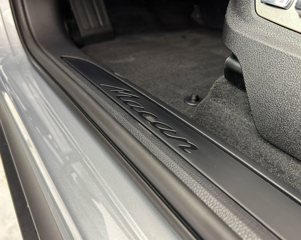 New 2026 Porsche Macan AWD/4WD image 15