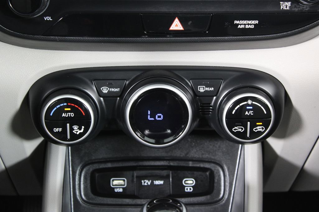 Certified 2023 Hyundai Venue SEL image 20