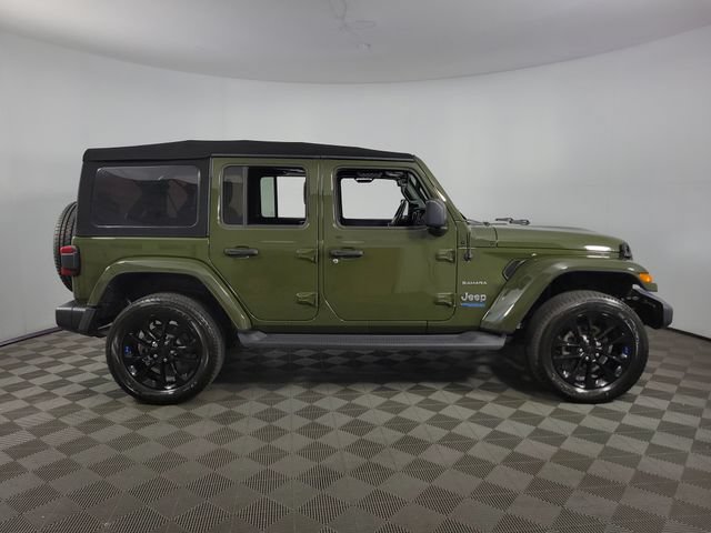 Used 2022 Jeep Wrangler Unlimited Sahara AWD/4WD image 11
