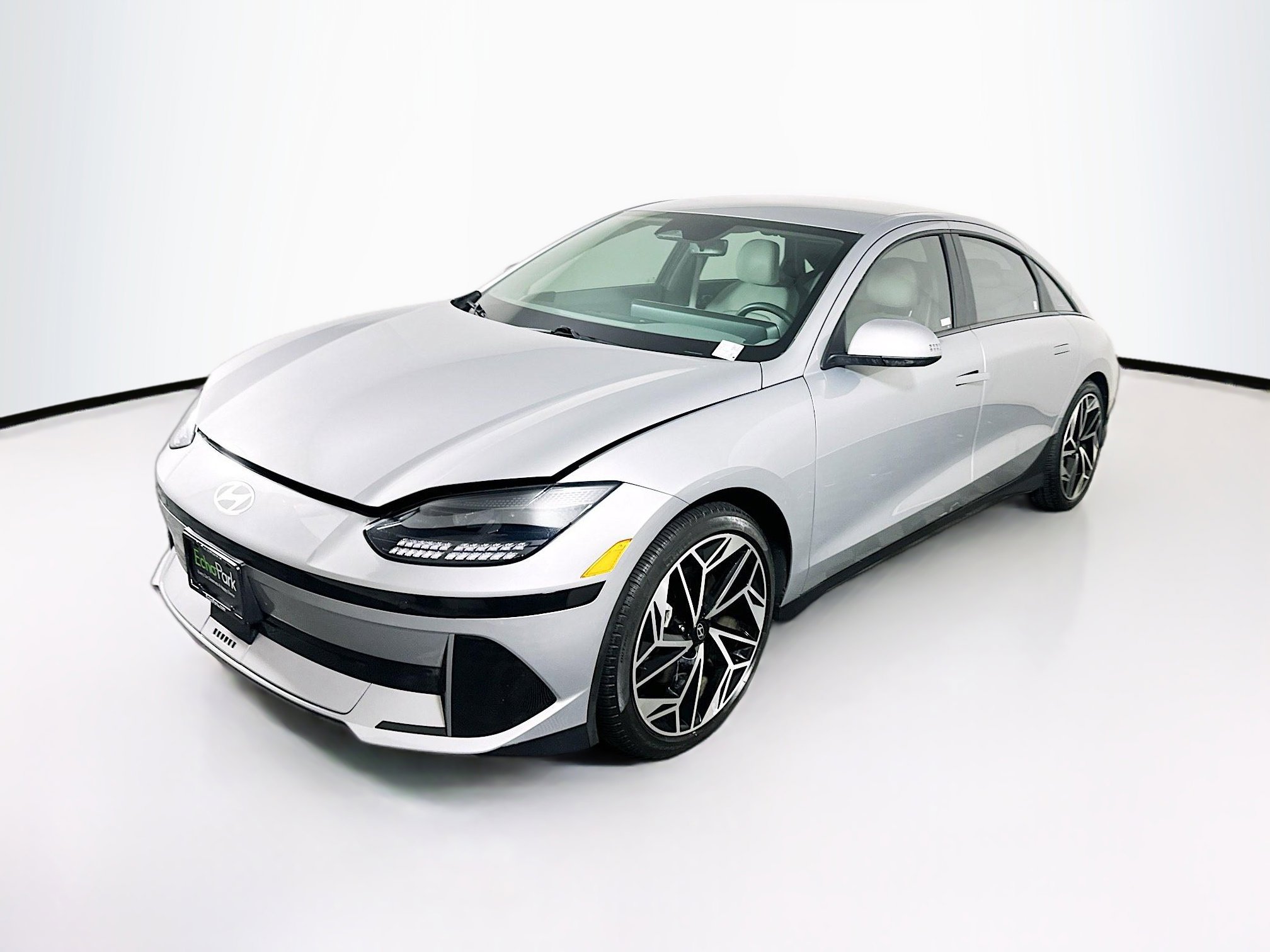 Used 2023 Hyundai Ioniq 6 SEL image 3