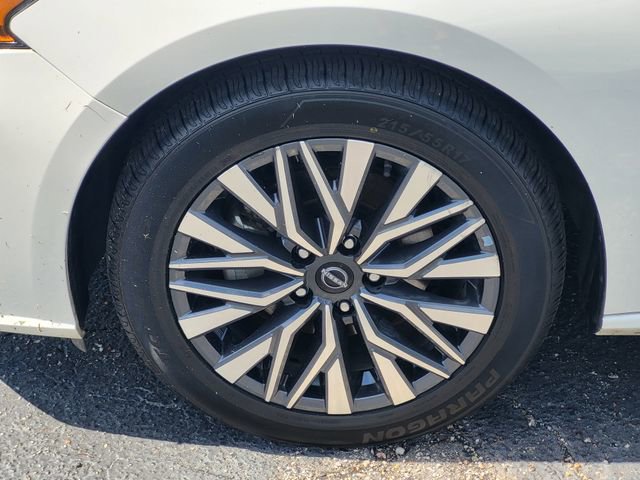 Used 2024 Nissan Altima 2.5 SV image 8