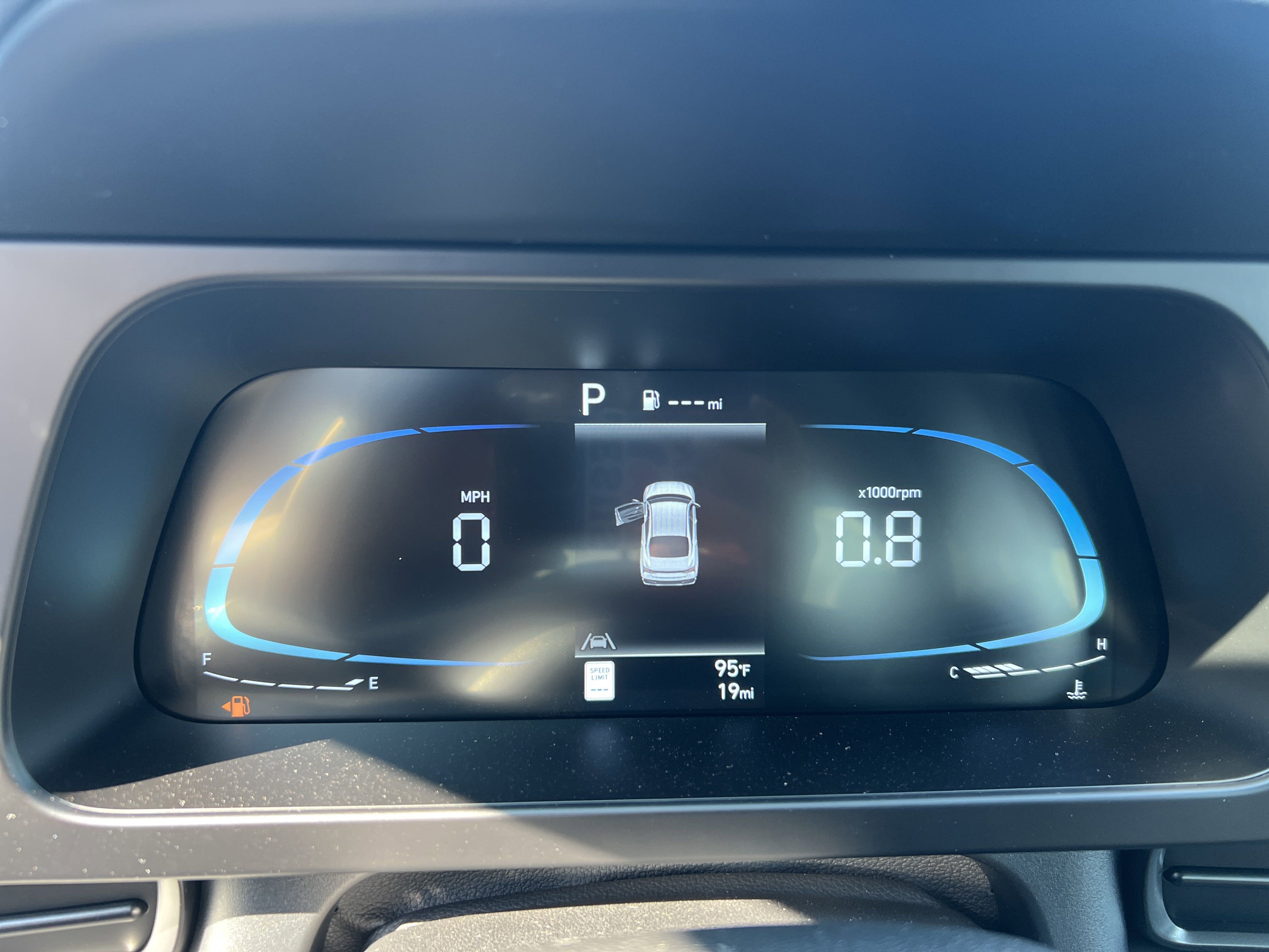 Used 2025 Hyundai Elantra Sport image 13