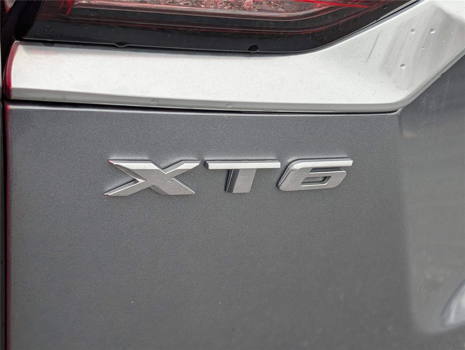 Used 2022 Cadillac XT6 Premium Luxury image 9