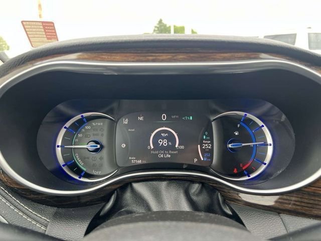 Used 2022 Chrysler Pacifica Limited image 11