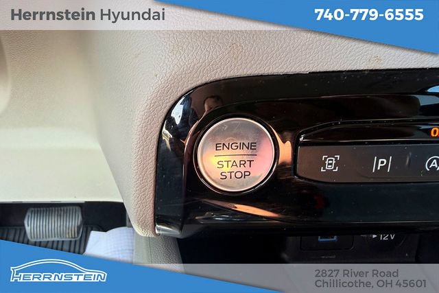 Used 2023 Ford Escape Platinum w/ Premium Technology Package AWD/4WD image 22