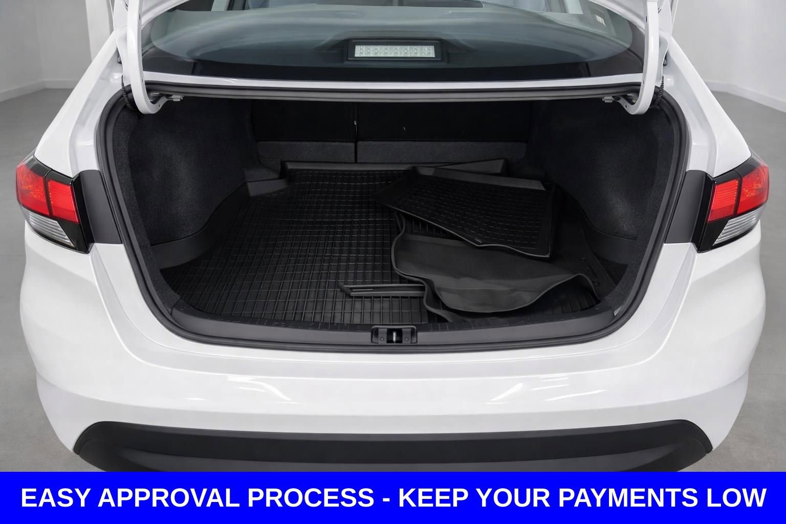 Used 2025 Toyota Corolla LE w/ LE Premium Package FWD image 16