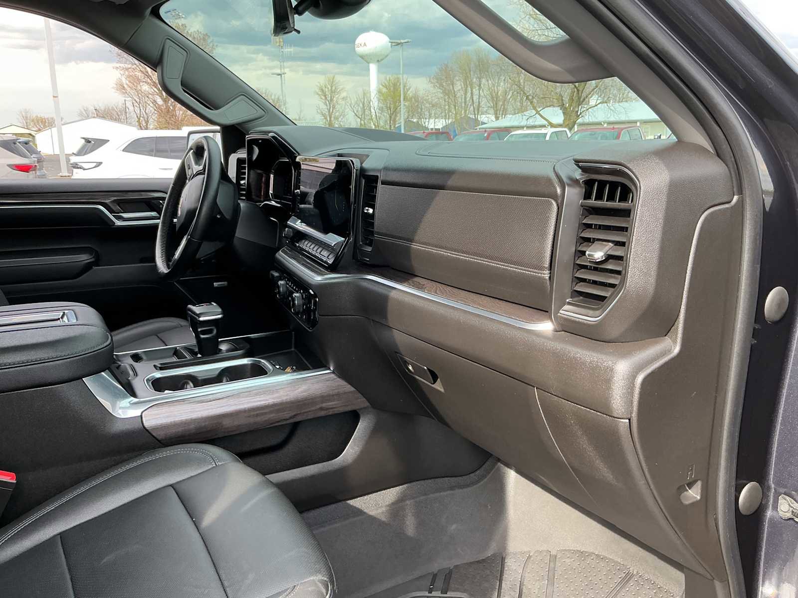 Used 2022 Chevrolet Silverado 1500 LTZ w/ Technology Package image 23