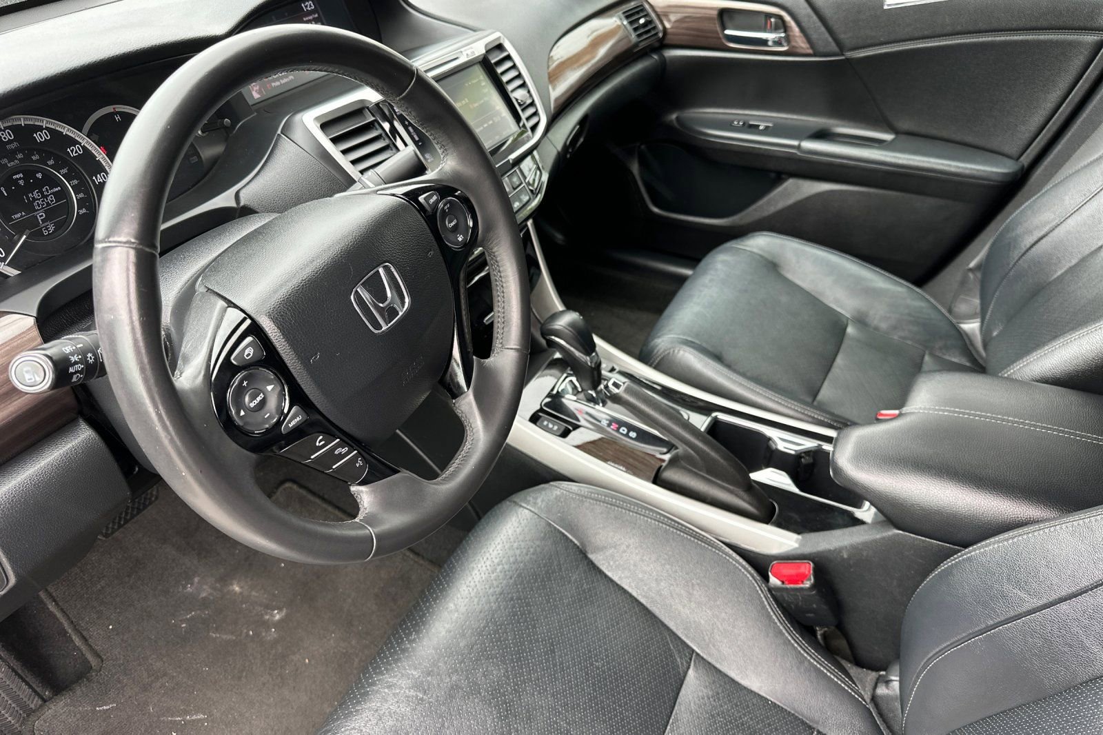 Used 2016 Honda Accord EX-L image 10