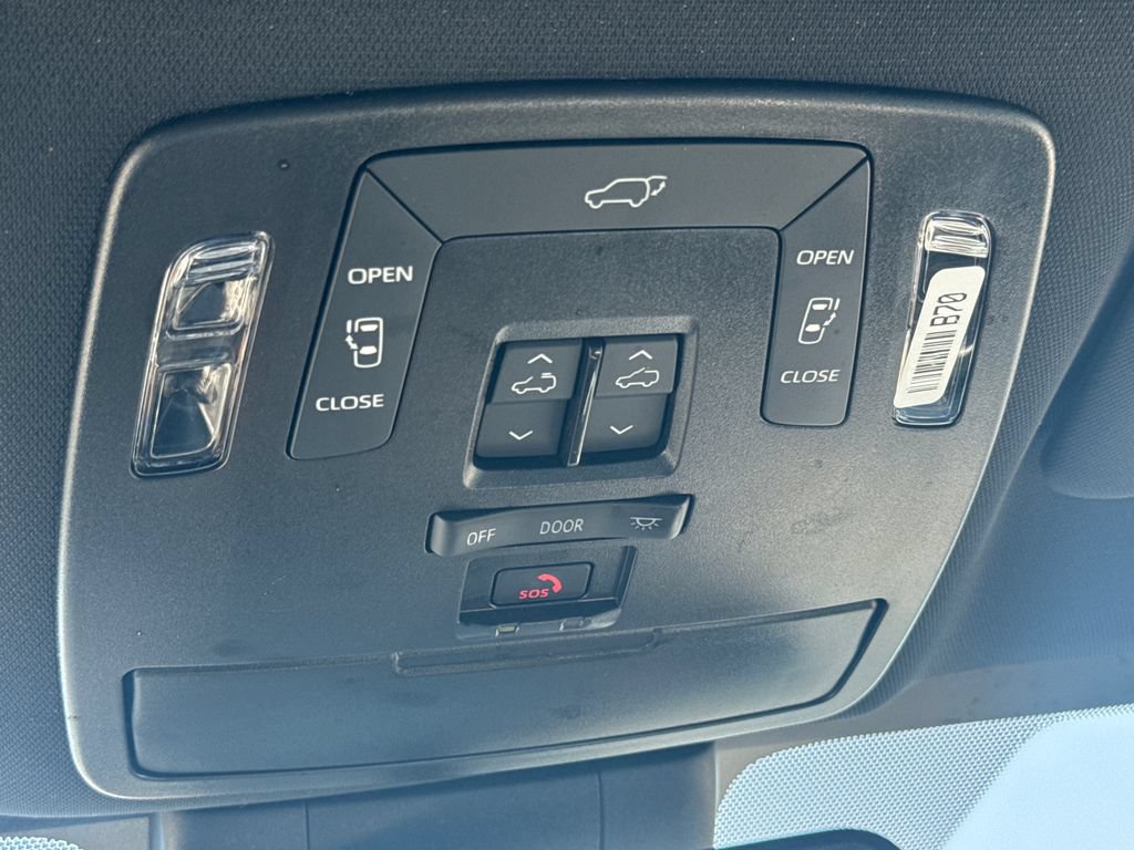 Used 2026 Toyota Sienna XSE AWD/4WD image 32